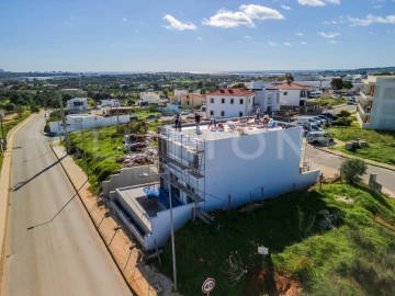 Moradia T4 para Venda em Mexilhoeira Grande