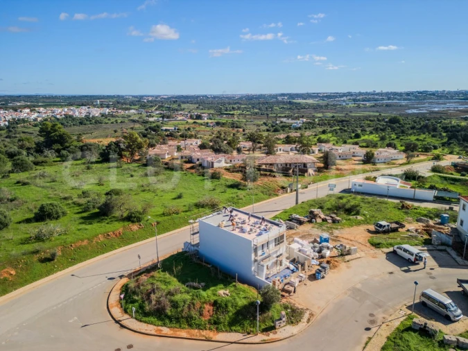 Moradia T4 para Venda em Mexilhoeira Grande Foto 5