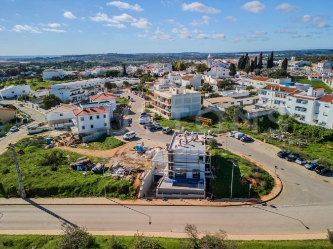 Moradia T4 para Venda em Mexilhoeira Grande Foto 36