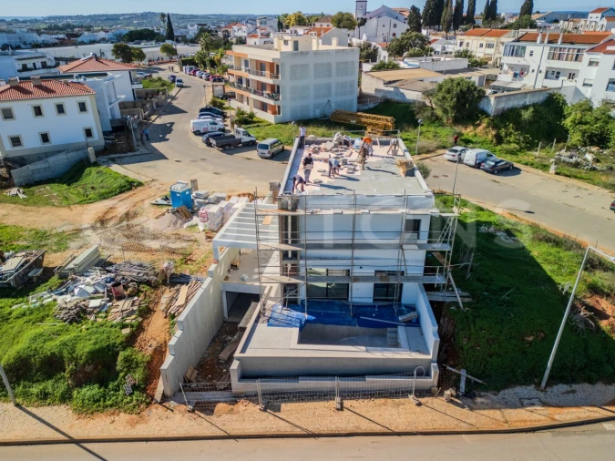 Moradia T4 para Venda em Mexilhoeira Grande Foto 40