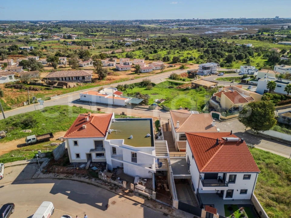 Moradia T3 para Venda em Mexilhoeira Grande Foto 1