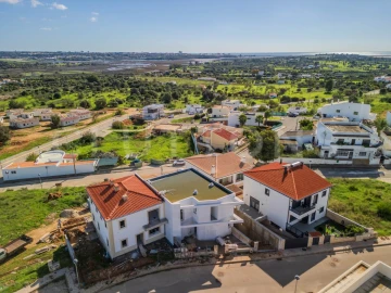 Moradia T3 para Venda em Mexilhoeira Grande