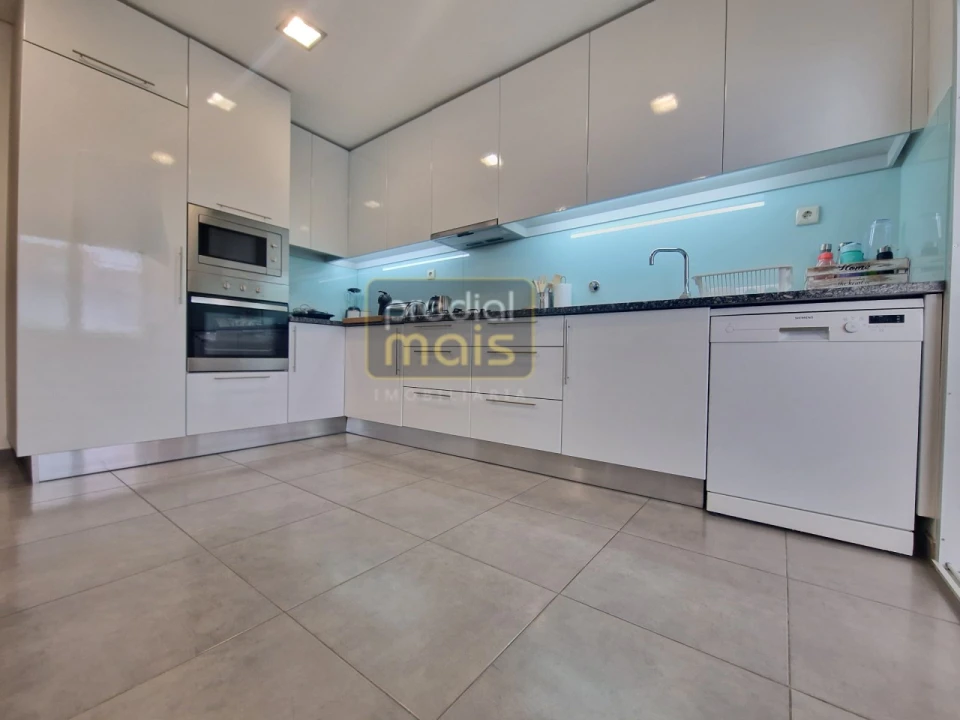 Moradia T3 para Venda em Antas e Abade de Vermoim Foto 4