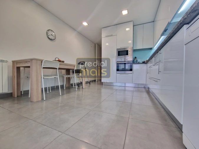 Moradia T3 para Venda em Antas e Abade de Vermoim Foto 5