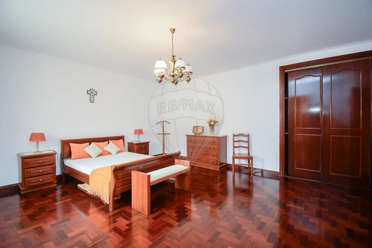 Moradia T5 para Venda em Santa Barbara Foto 22