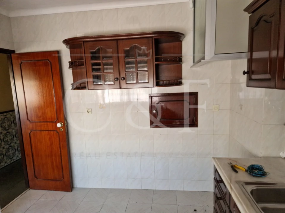 Apartamento T2 para Venda em Pontinha e Famões Foto 23