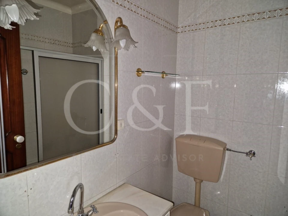 Apartamento T2 para Venda em Pontinha e Famões Foto 25