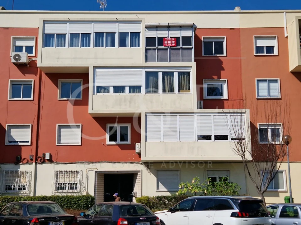 Apartamento T2 para Venda em Pontinha e Famões Foto 32