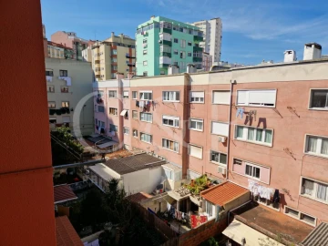 Apartamento T2 para Venda em Pontinha e Famões