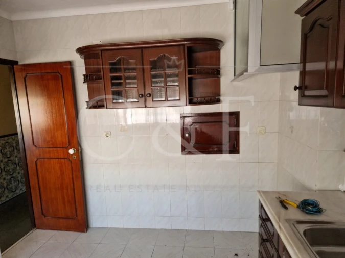 Apartamento T2 para Venda em Pontinha e Famões Foto 23