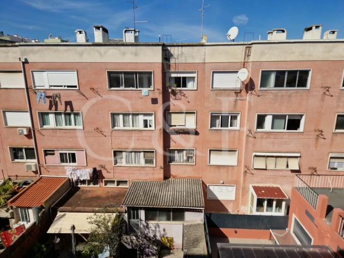 Apartamento T2 para Venda em Pontinha e Famões Foto 30