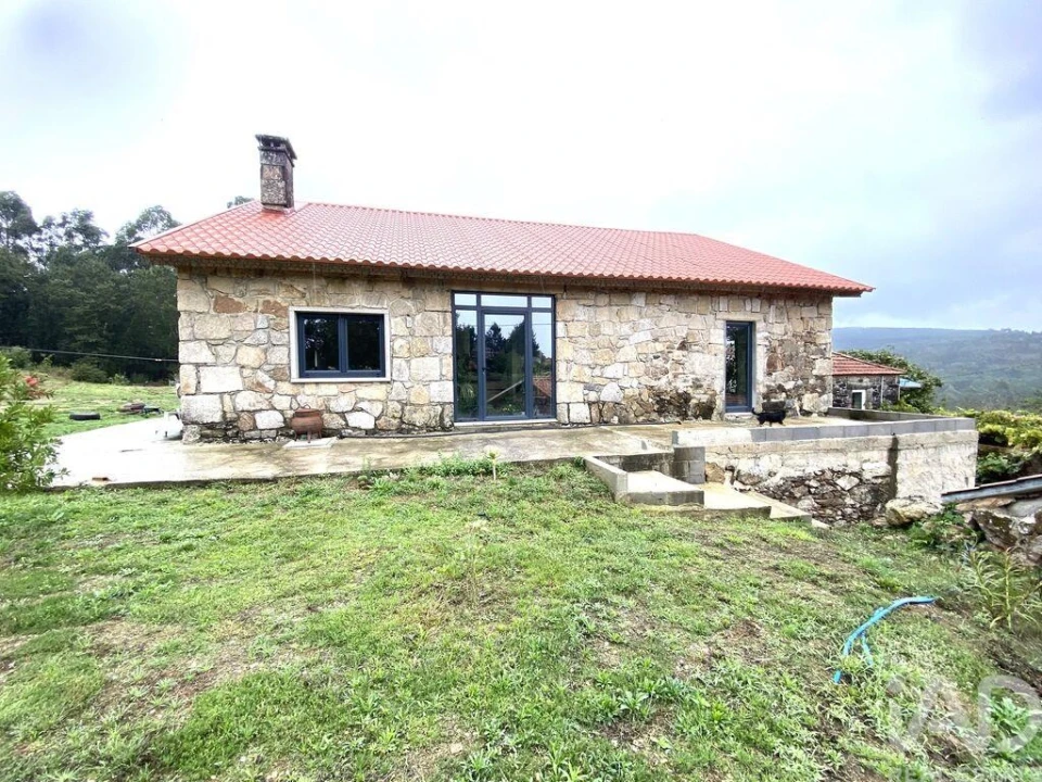 Moradia T5 para Venda em Mentrestido Foto 3