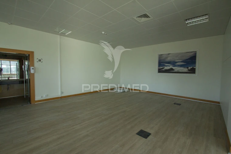 Escritório para Arrendamento em São João das Lampas e Terrugem Foto 10