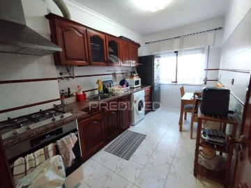 Apartamento T2 para Venda em Agualva e Mira-Sintra
