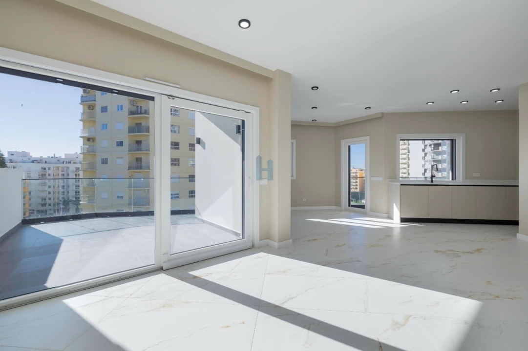 Apartamento T3 para Venda em Armação de Pera Foto 1