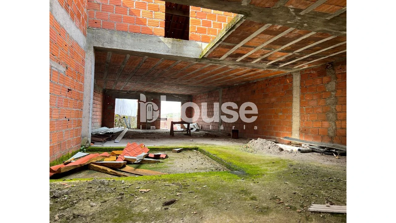 Moradia T5 para Venda em Torre de D. Chama Foto 7