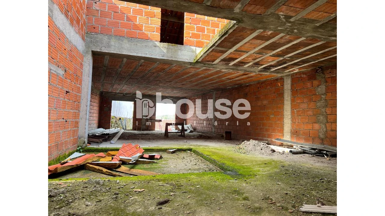 Moradia T5 para Venda em Torre de D. Chama Foto 8