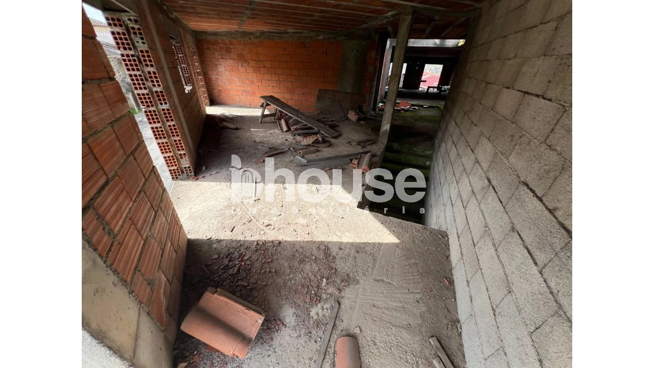 Moradia T5 para Venda em Torre de D. Chama Foto 15