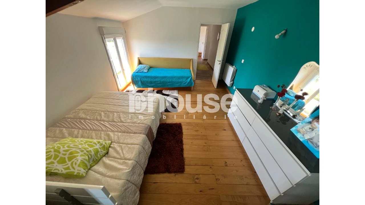 Moradia T5 para Venda em Possacos Foto 27