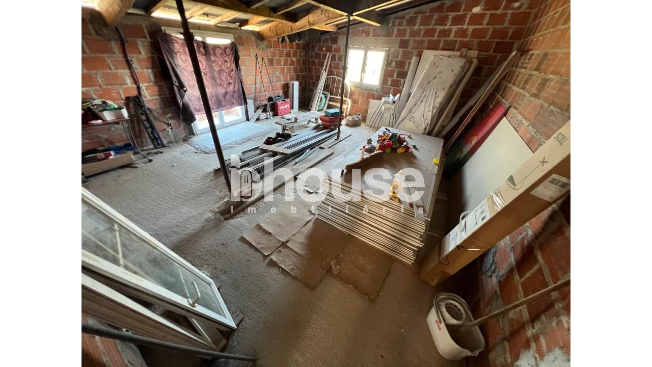 Moradia T5 para Venda em Possacos Foto 30