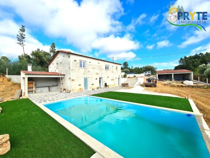 Quinta T4 para Venda em Castelo Foto 1