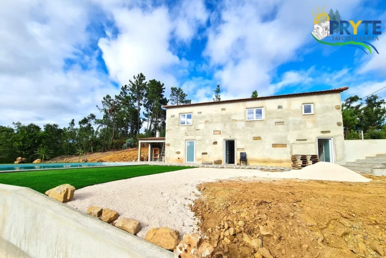 Quinta T4 para Venda em Castelo Foto 2