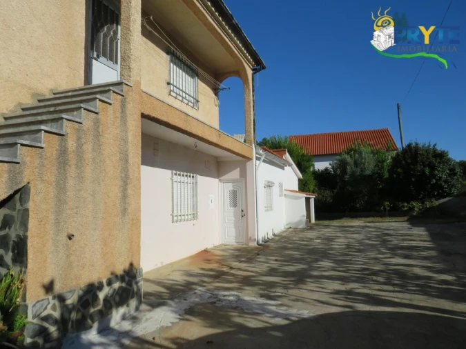Moradia T3 para Venda em Sertã Foto 11