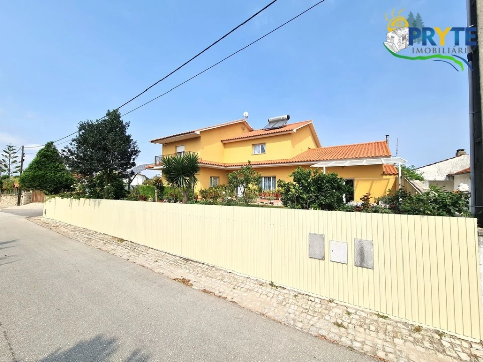 Moradia T4 para Venda em Vila Cã Foto 55