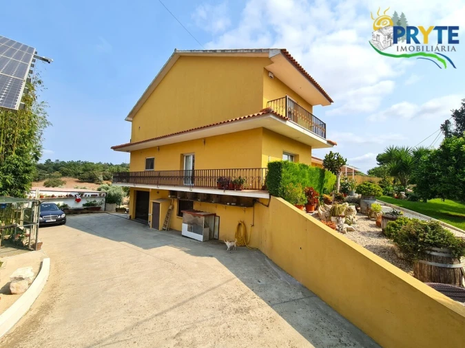 Moradia T4 para Venda em Vila Cã Foto 52