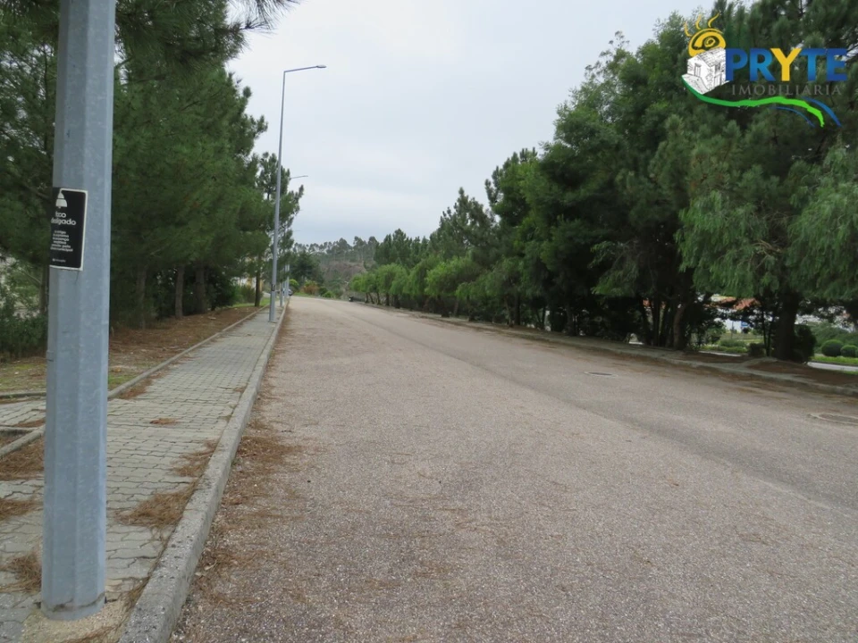 Terreno para Venda em Vila de Rei Foto 11