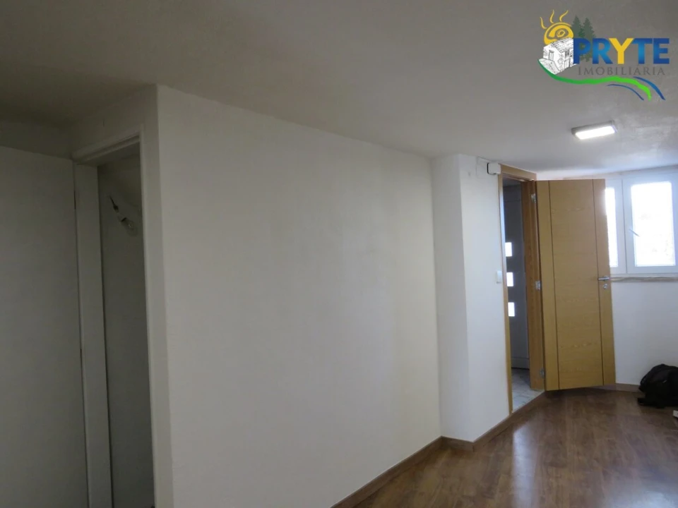Apartamento T1 para Venda em Sertã Foto 13