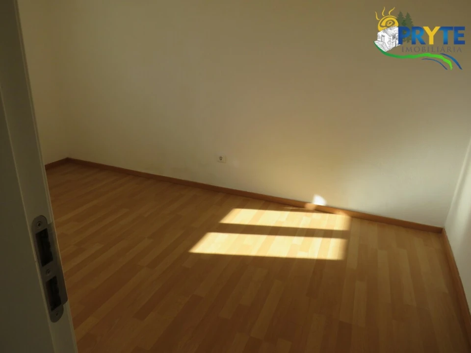 Apartamento T1 para Venda em Sertã Foto 14