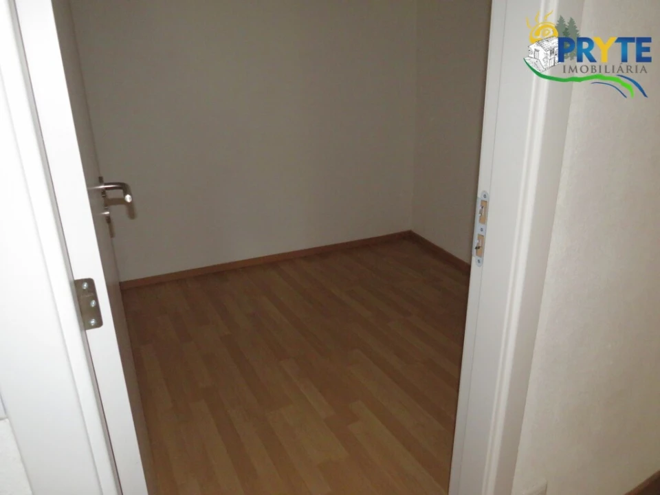 Apartamento T1 para Venda em Sertã Foto 18