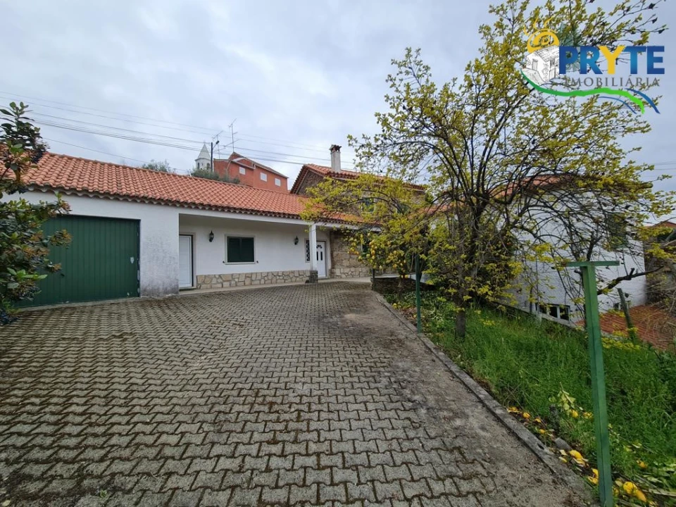 Moradia T3 para Venda em Sarnadas de São Simão Foto 1