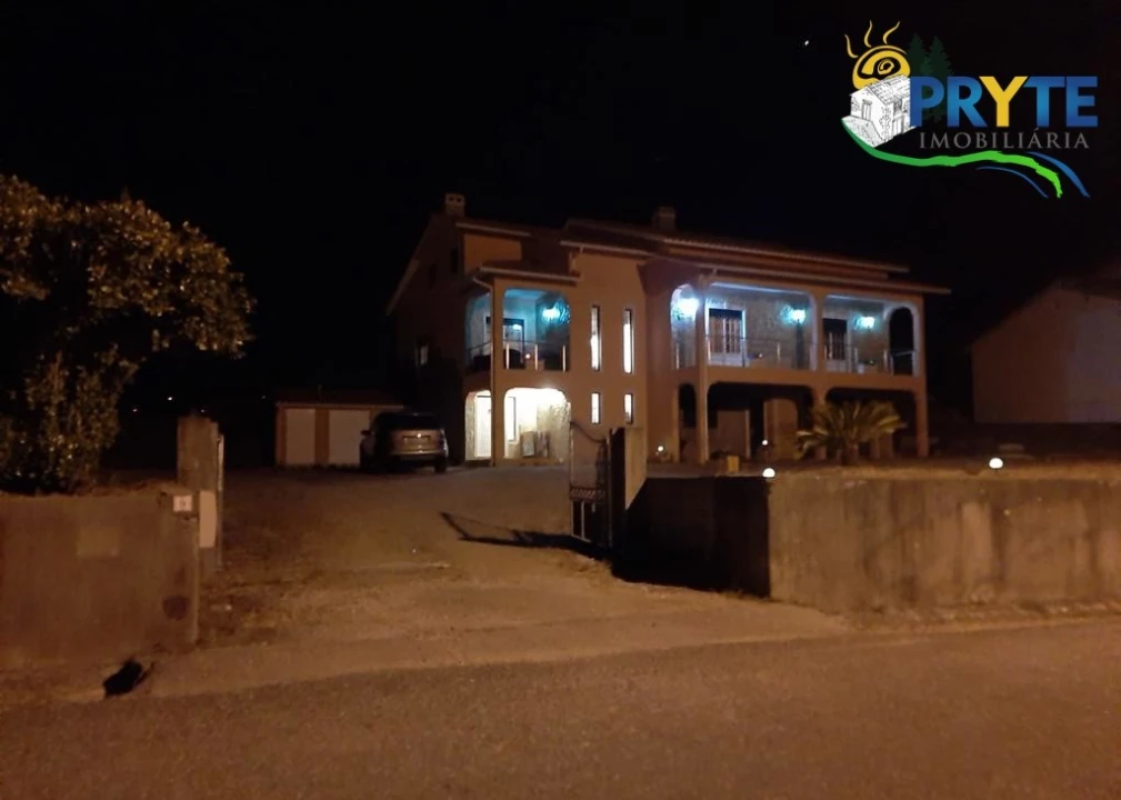 Moradia T5 para Venda em Troviscal Foto 3