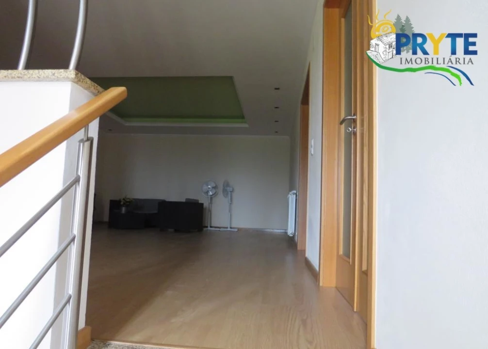 Moradia T5 para Venda em Troviscal Foto 30