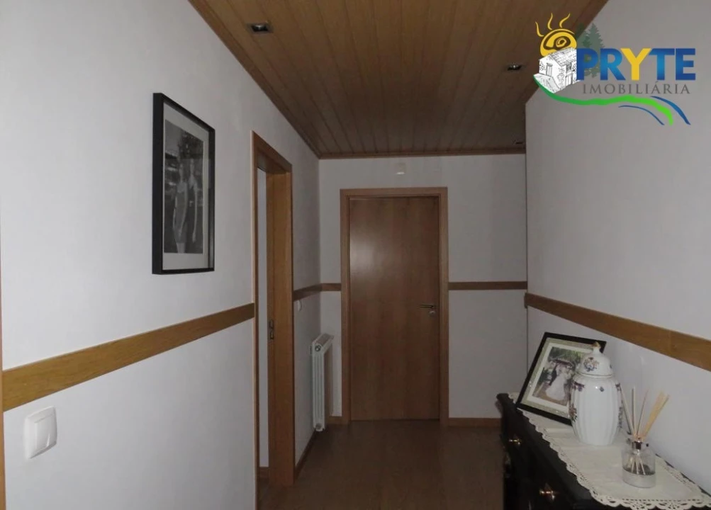 Moradia T5 para Venda em Troviscal Foto 32