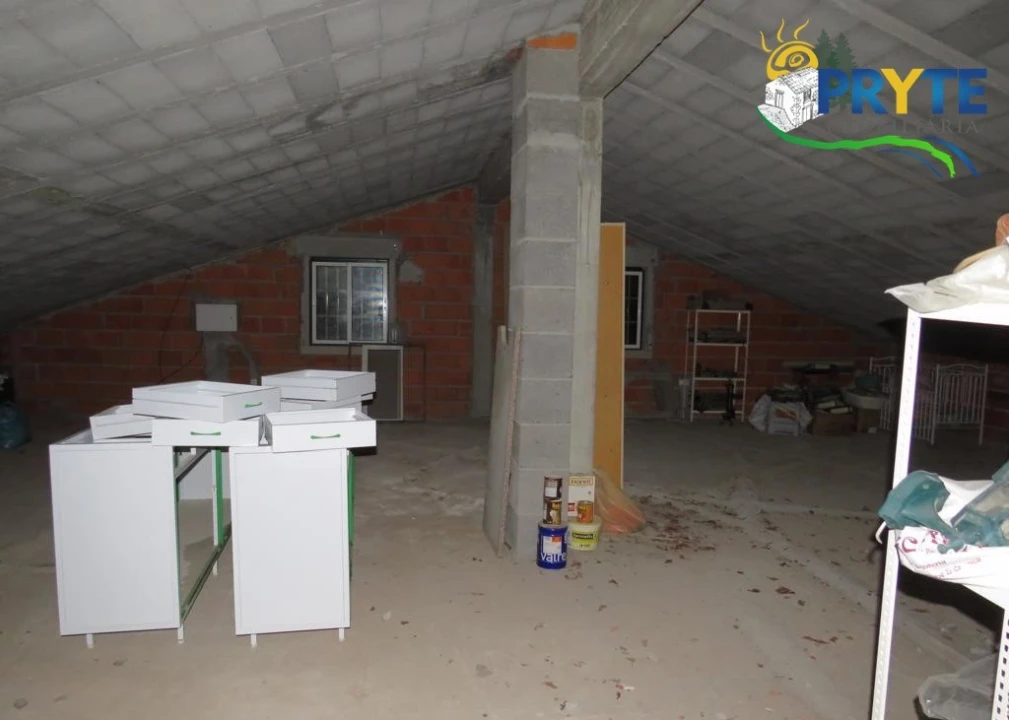 Moradia T5 para Venda em Troviscal Foto 44