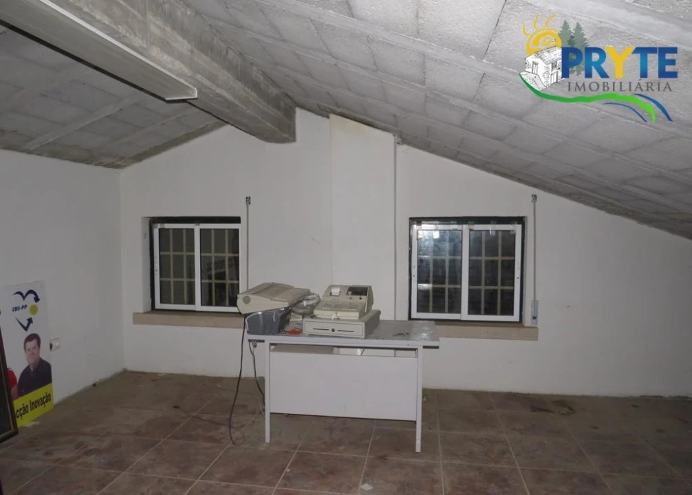 Moradia T5 para Venda em Troviscal Foto 47