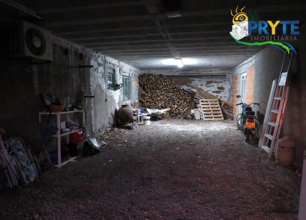 Moradia T5 para Venda em Troviscal Foto 54