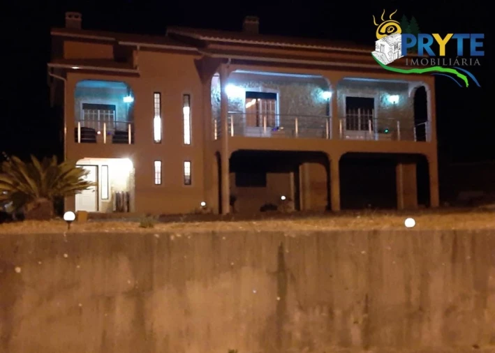 Moradia T5 para Venda em Troviscal Foto 2