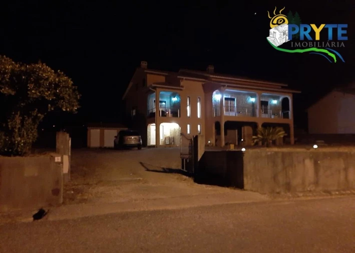 Moradia T5 para Venda em Troviscal Foto 3