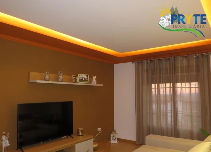 Moradia T5 para Venda em Troviscal Foto 9