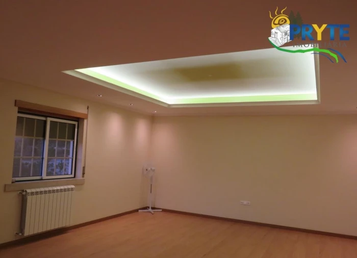 Moradia T5 para Venda em Troviscal Foto 14