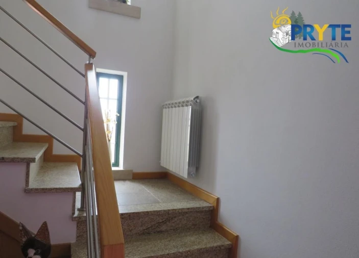 Moradia T5 para Venda em Troviscal Foto 29