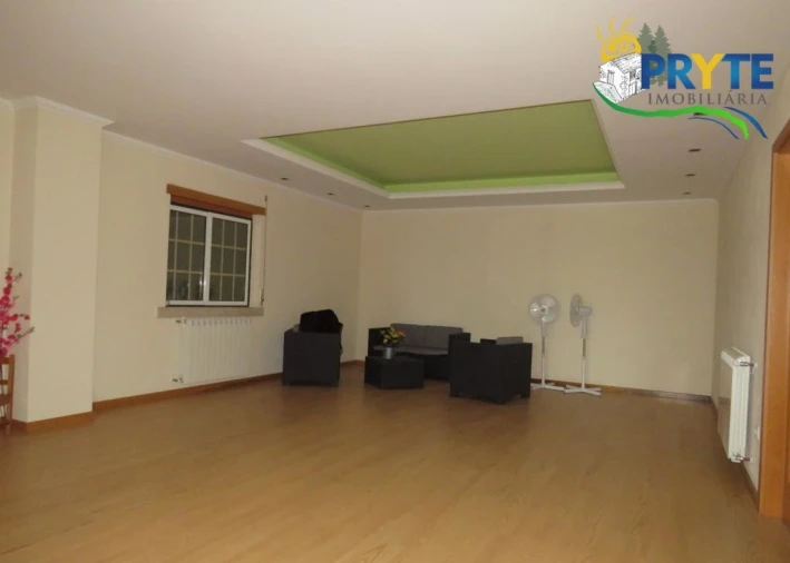 Moradia T5 para Venda em Troviscal Foto 31