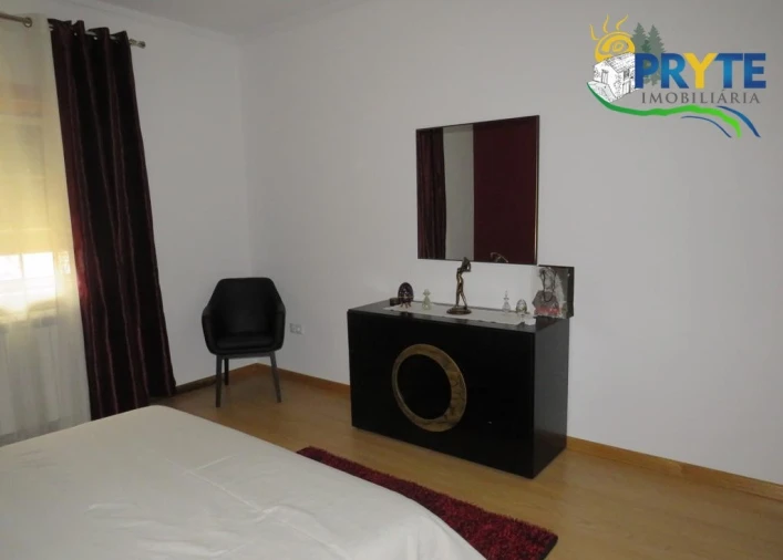 Moradia T5 para Venda em Troviscal Foto 37