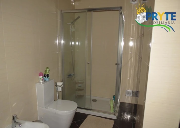 Moradia T5 para Venda em Troviscal Foto 40