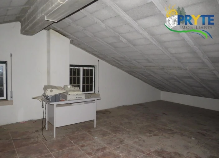 Moradia T5 para Venda em Troviscal Foto 43