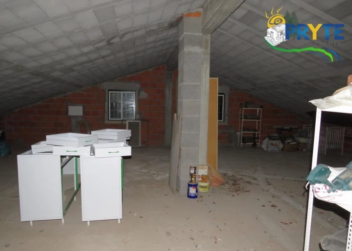 Moradia T5 para Venda em Troviscal Foto 44